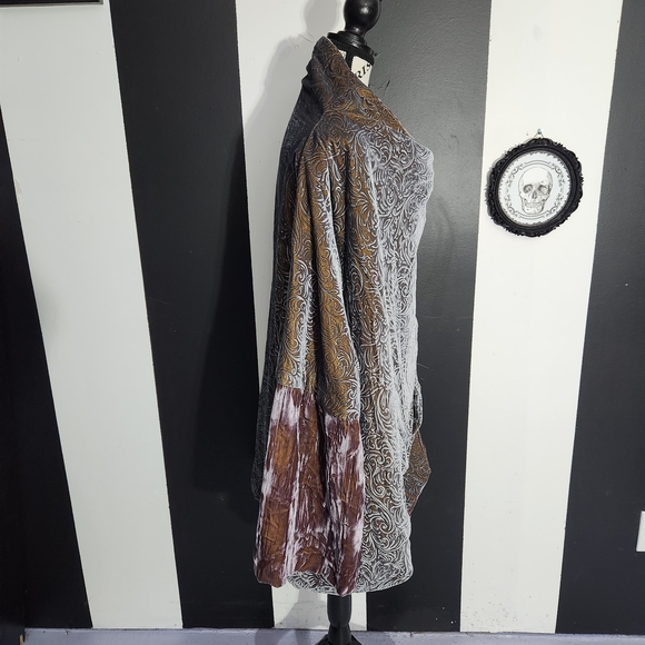 Velvet Cape Jacket - Picture 6 of 8